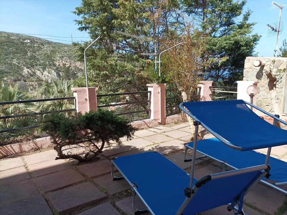 Casa Rosa I.U.N Q9637 Apartment Buggerru